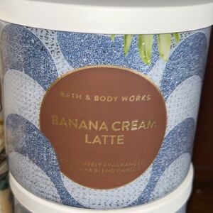 Bath & Body Works banana cream latte candle